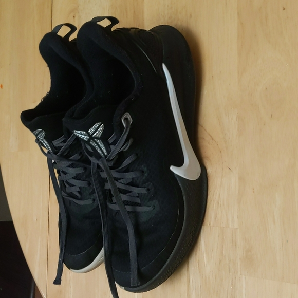 Nike Kobe shoes - Picture 2 of 4